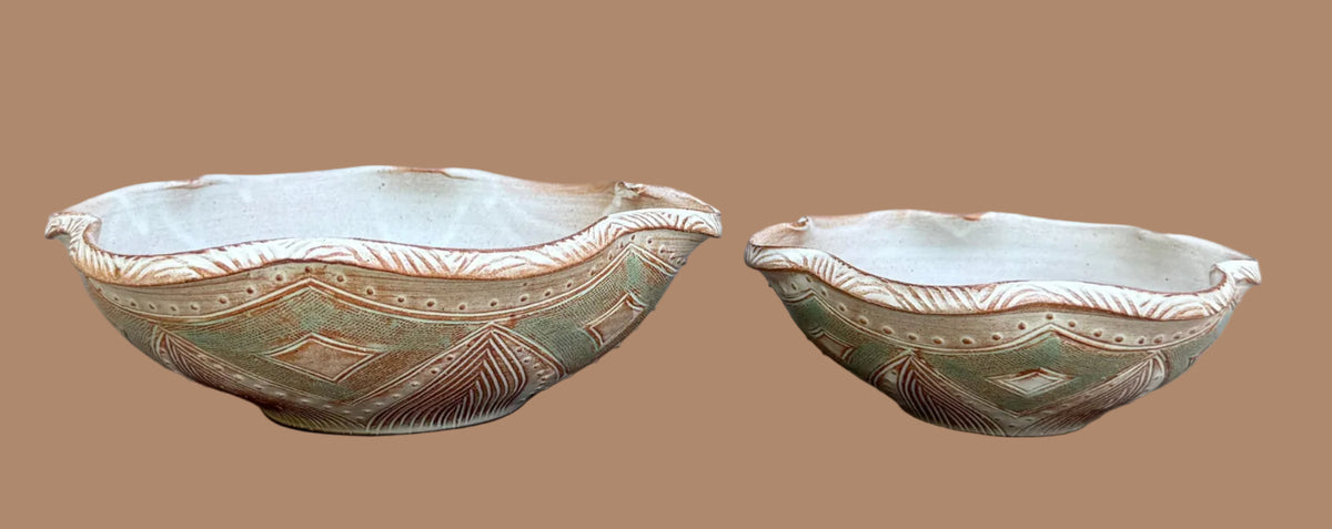 Small Wavy Rim Bowl