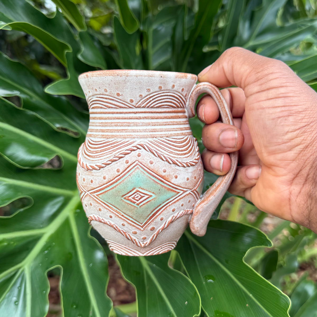 Große Tasse mit Aqua-Coil-Dekor
