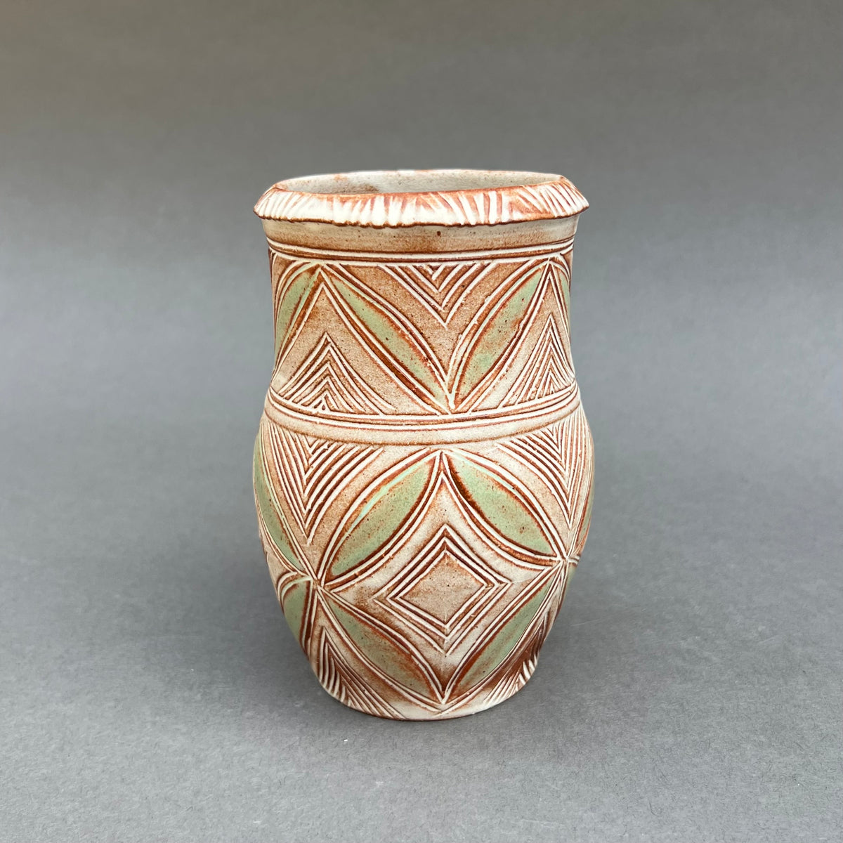 Geschnitzte Vase