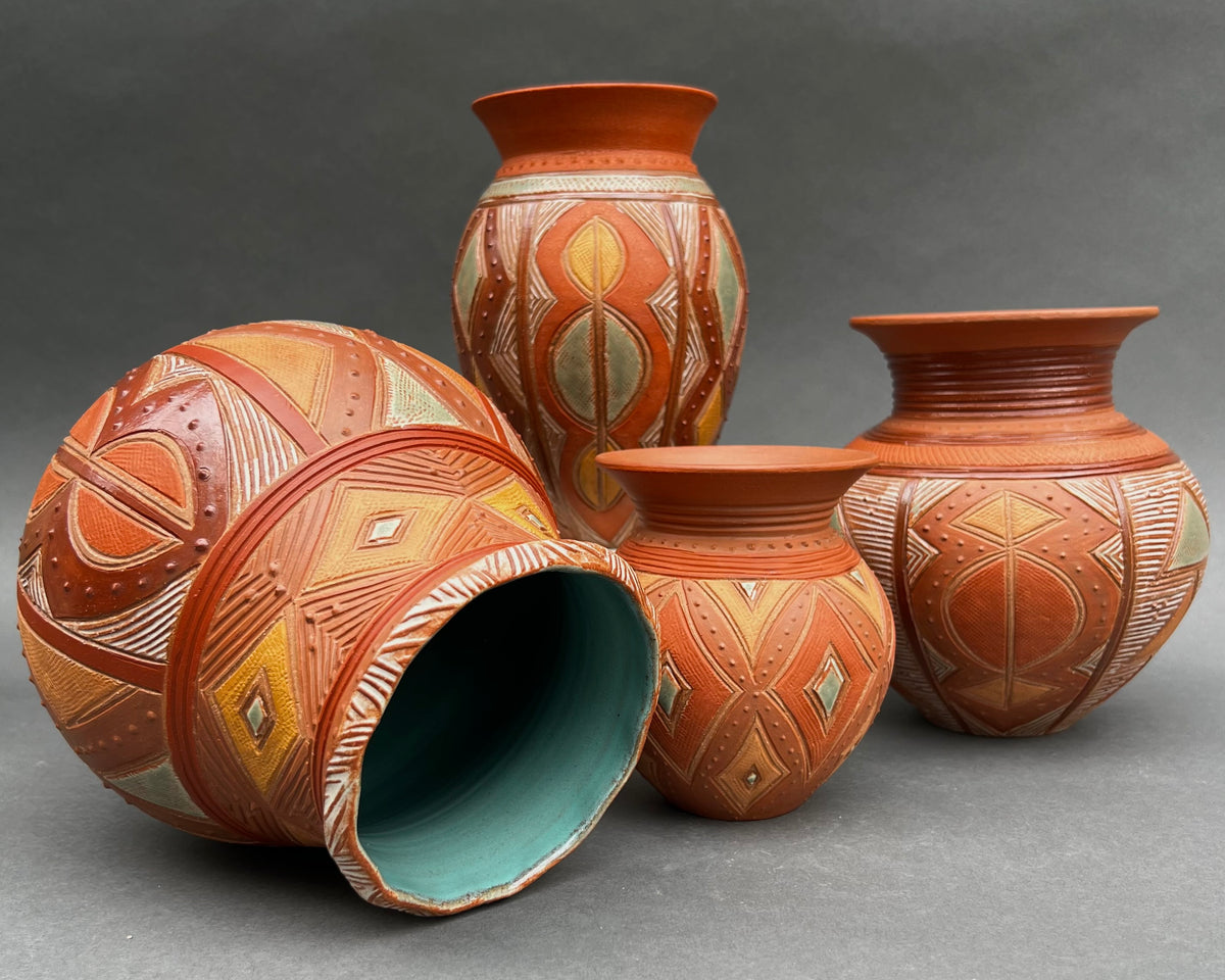 Vase in Erdtönen