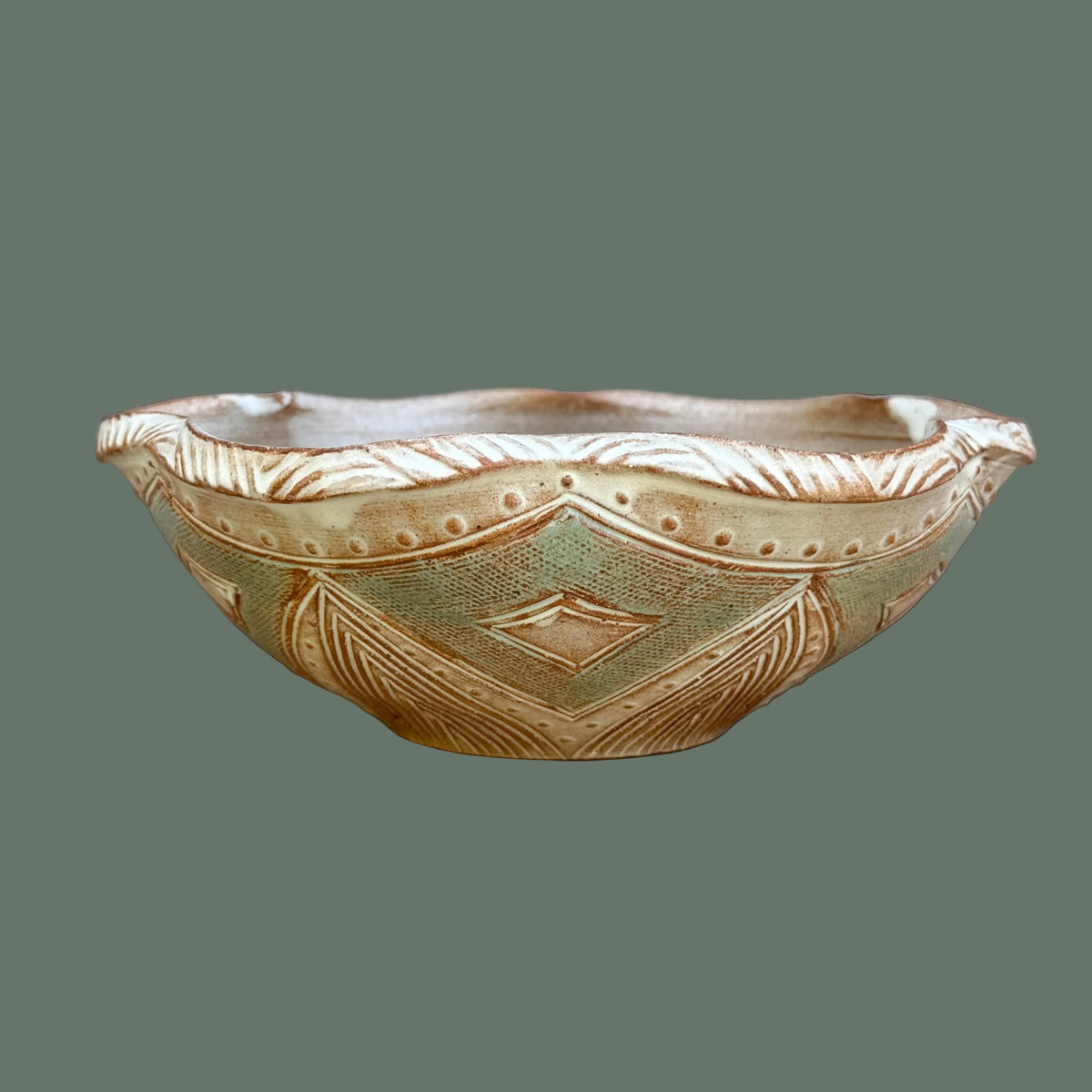 Small Wavy Rim Bowl